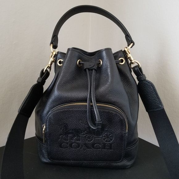 Coach Handbags - Coach Jes Bucket Crossbody Bag